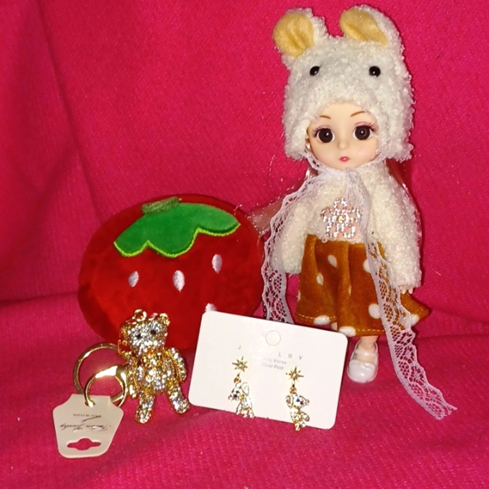 A Sweet Dollie, Teddies & a strawberry 🍓